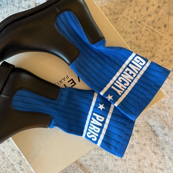 Authentic Givenchy rubber printed rain boots - Picture 3 of 6